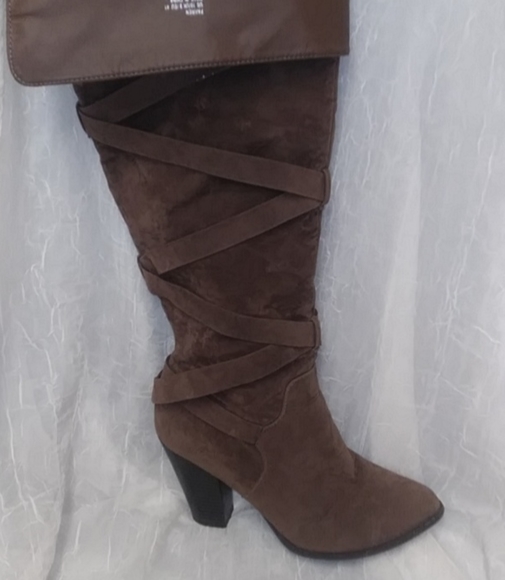 FARREN HEELED BOOTS - Picture 2 of 3
